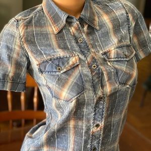 Collared button up short sleeve top